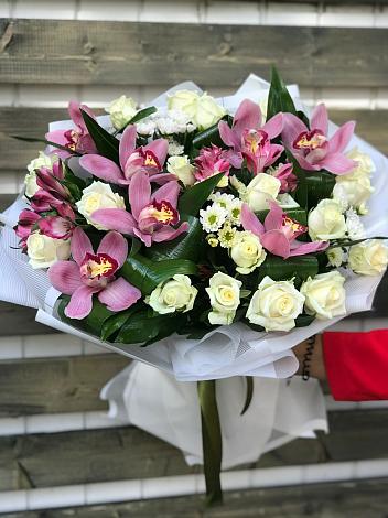 Букет цветов из: Розы и Хризантемы в Почепе