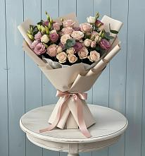 Букет цветов из:  Розы и Лизиантусы в Почепе