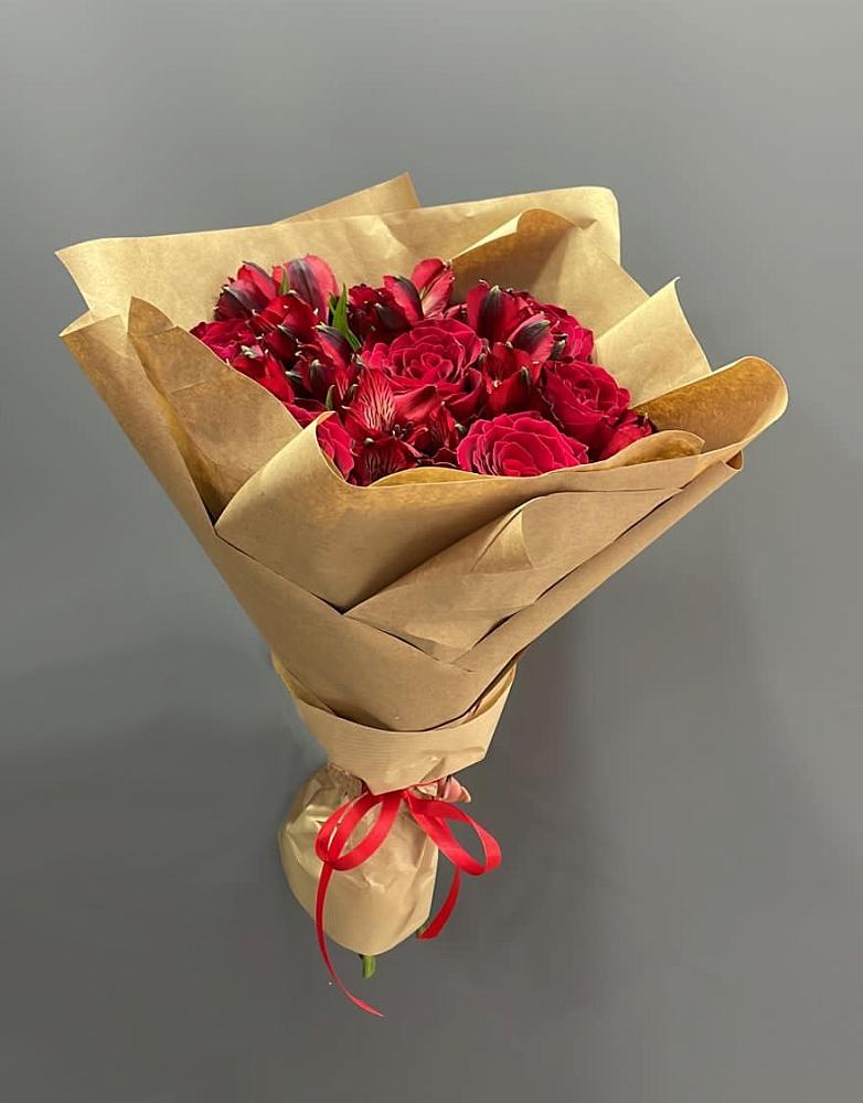 Букет цветов из: Альстромерии и Розы в Почепе