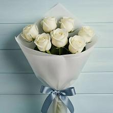 Букет 7 Белых роз Эдлесс Лав в Почепе
