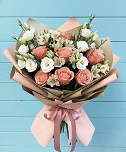 Букет цветов из:  Розы, Альстромерии и Лизиантусы в Почепе