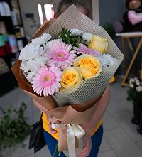 Букет цветов из:  Герберы, Розы и Хризантемы в Почепе