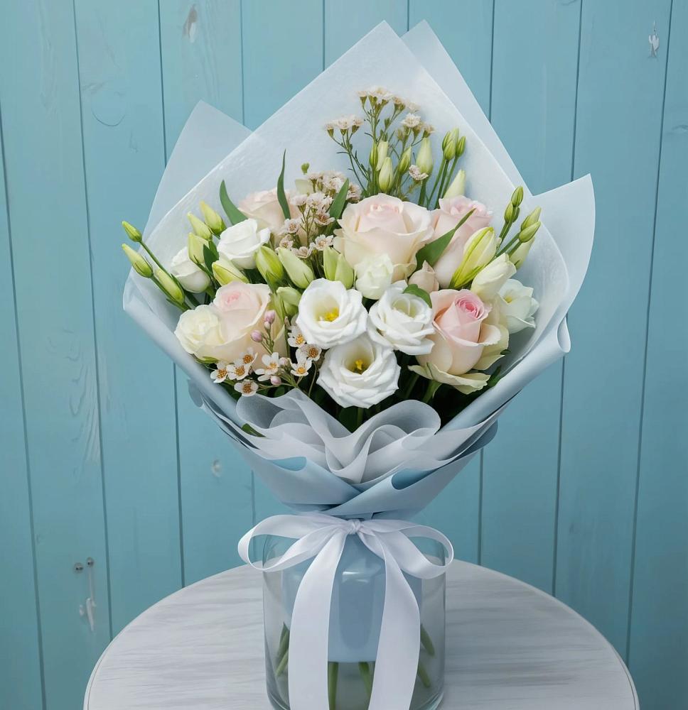 Букет цветов из: Розы и Лизиантусы в Почепе