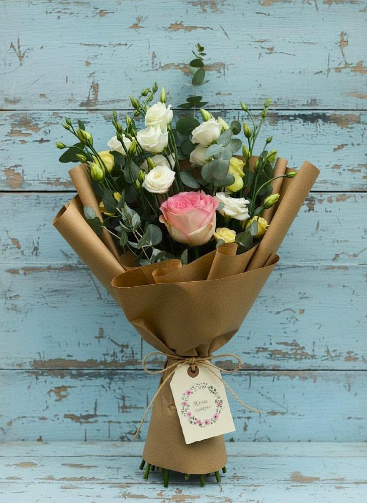 Букет цветов из: Розы и Лизиантусы в Почепе