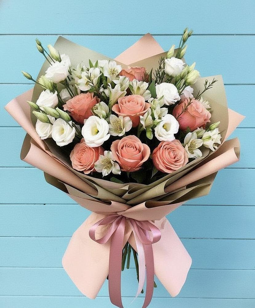 Букет цветов из: Розы, Альстромерии и Лизиантусы в Почепе