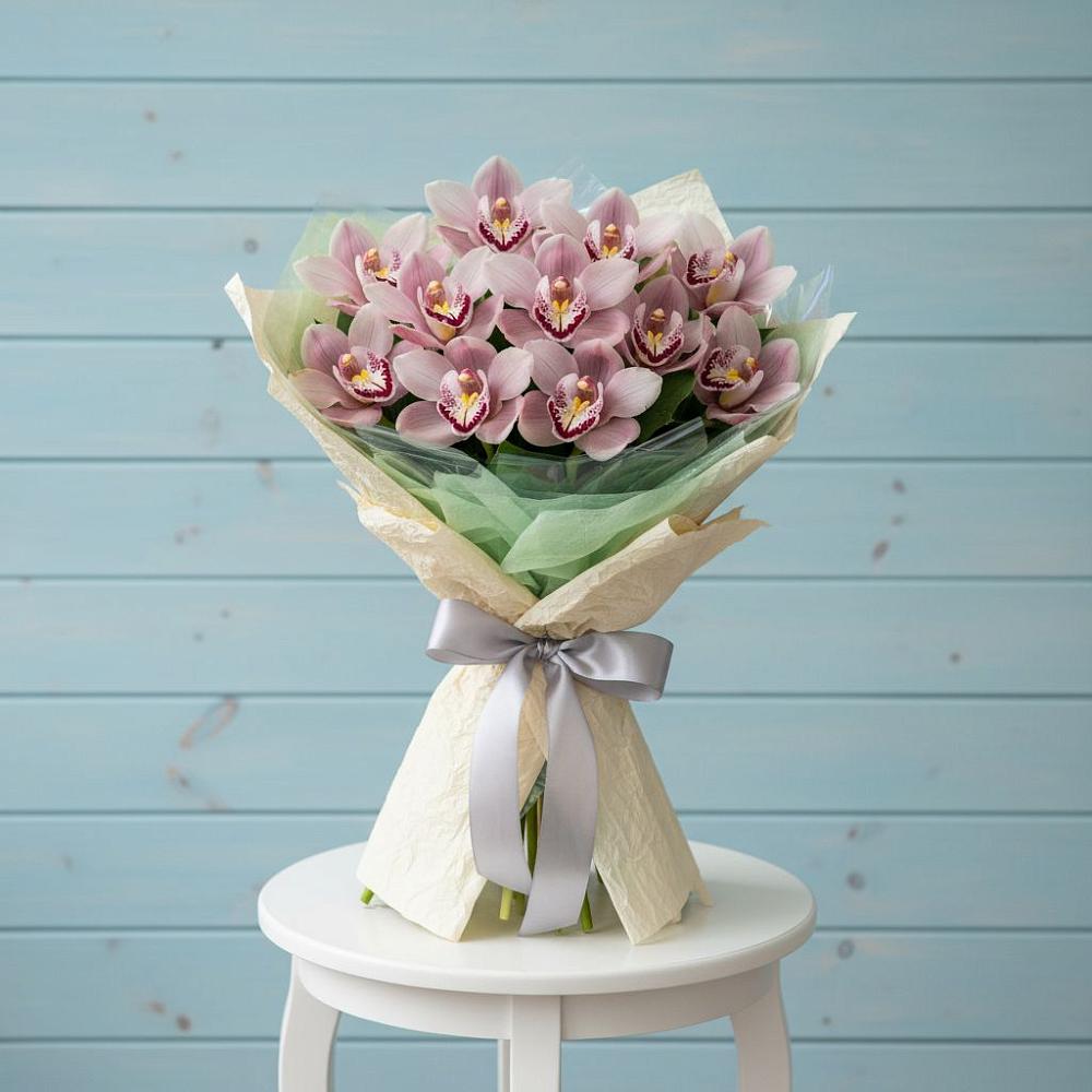 Букет цветов из: Орхидеи и Розы в Почепе