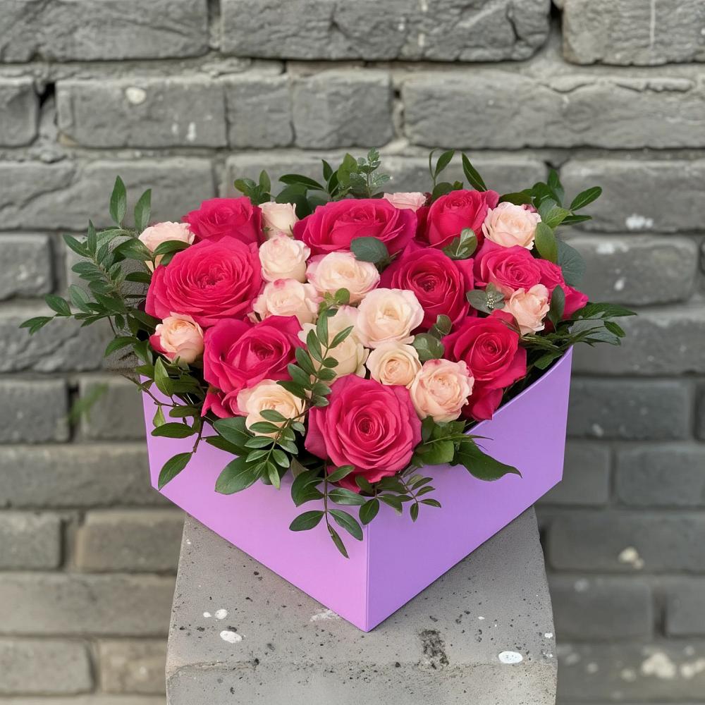 Цветочная композиция из Розы в коробке в Почепе