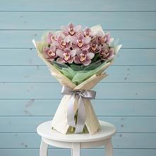 Букет цветов из:  Орхидеи и Розы в Почепе