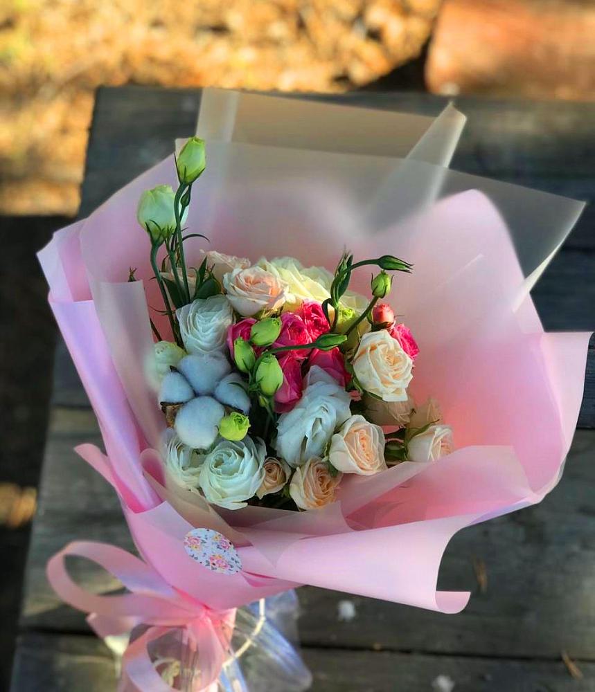 Букет цветов из: Розы и Лизиантусы в Почепе