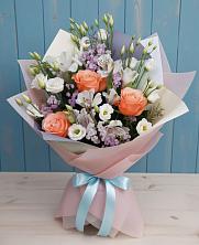Букет цветов из:  Лизиантусы, Розы, Альстромерии и Гипсофила в Почепе
