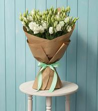 Букет цветов из:  Лизиантусы в Почепе