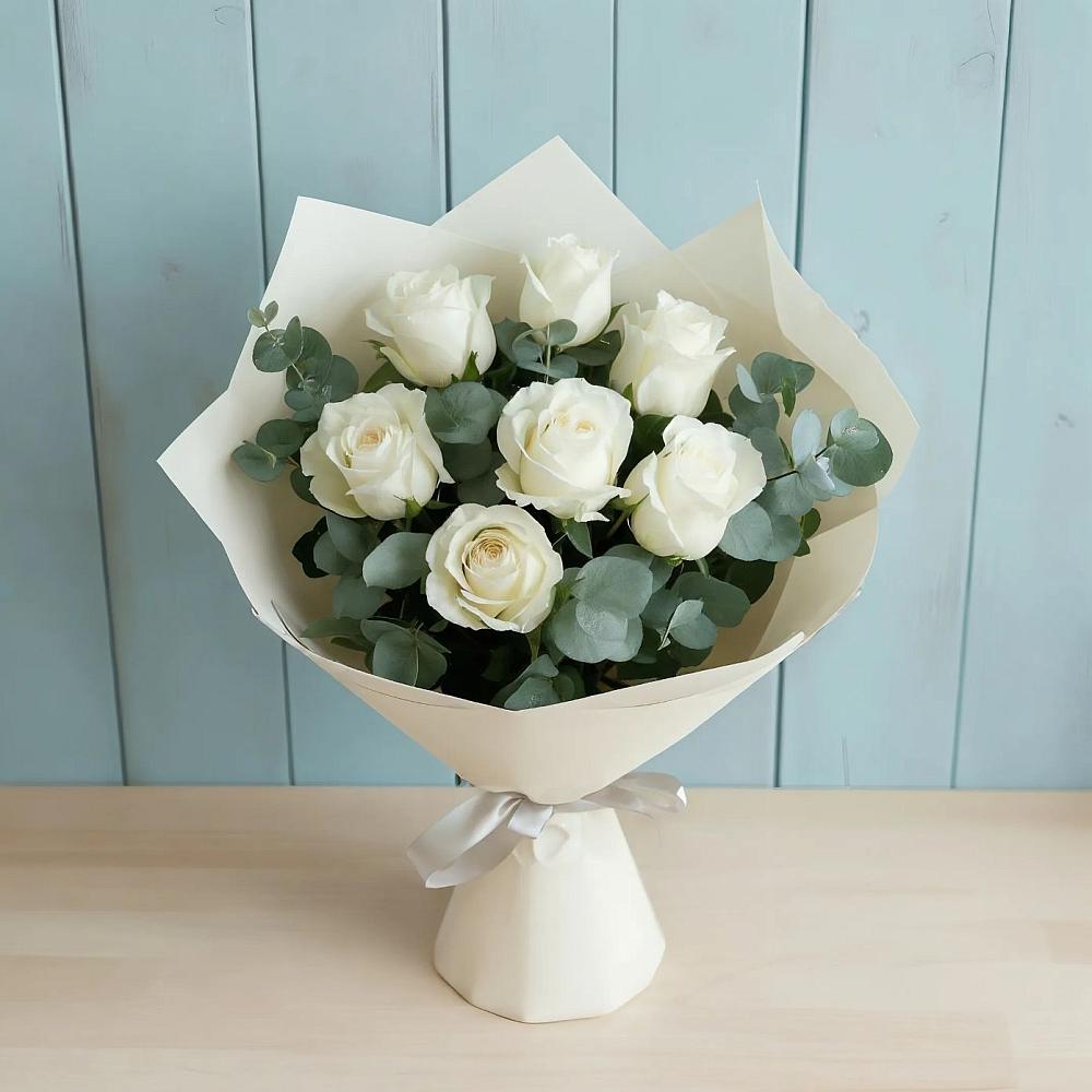 Букет Белые розы в Эвкалипте в Почепе