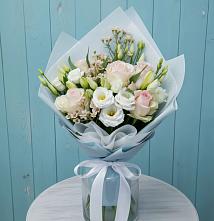 Букет цветов из:  Розы и Лизиантусы в Почепе