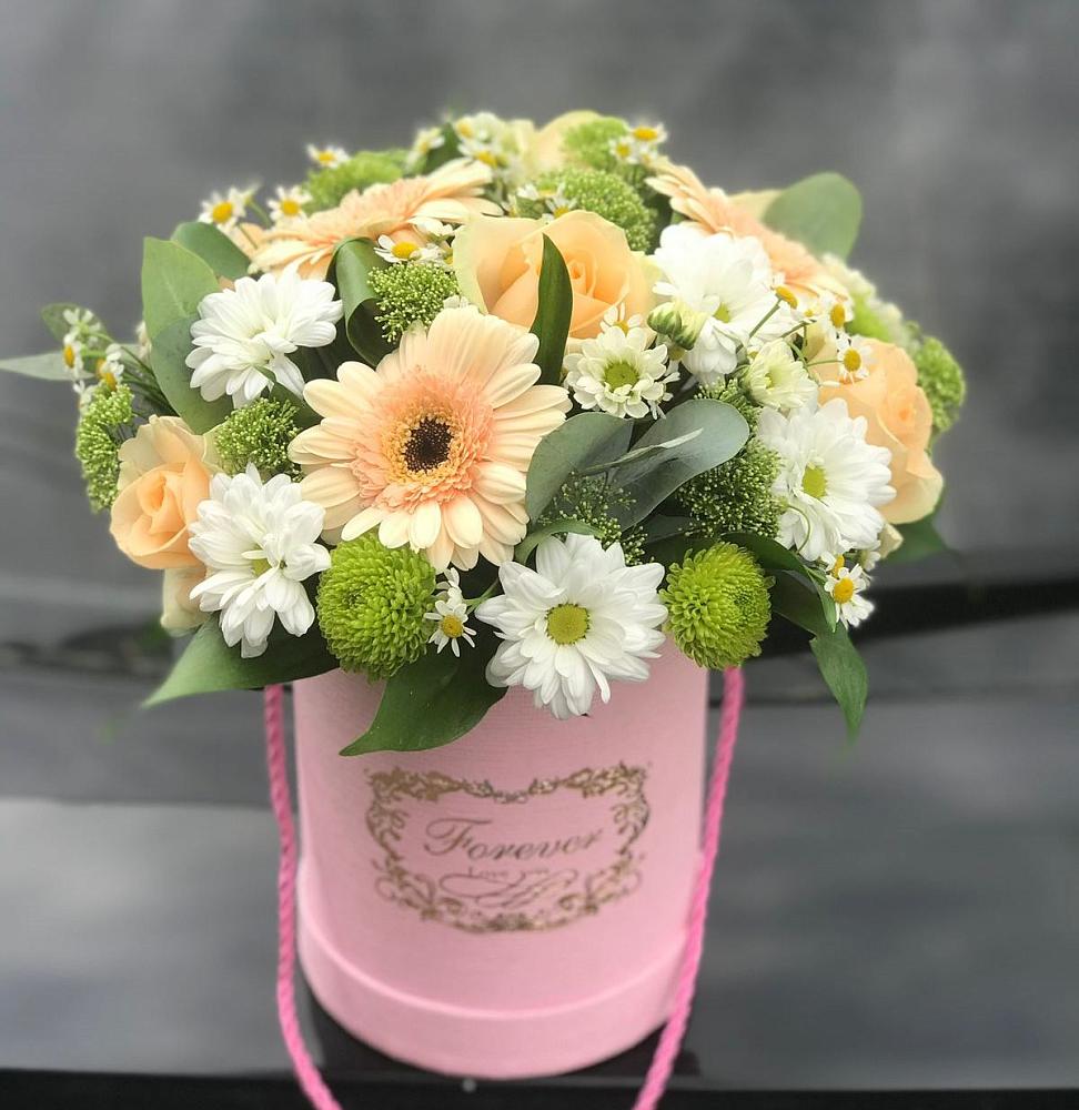 Цветочная композиция из Розы, Герберы и Хризантемы в шляпной коробке в Почепе