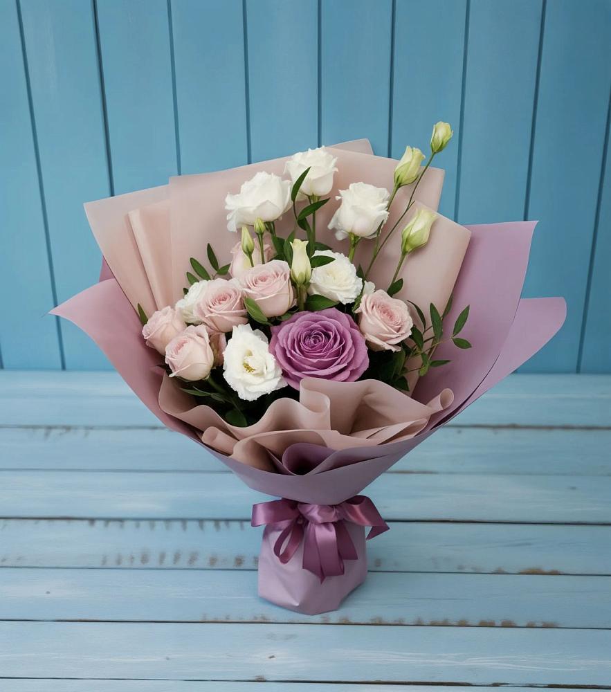 Букет цветов из: Розы и Лизиантусы в Почепе